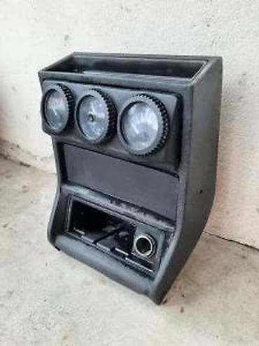 ford fiesta instrument tabla: KONZOLA SA SATICIMA VW GOLF MK2 | Dobro stanje — 3