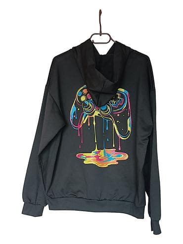 Coats and trench coats: Crna uniseks dukserica sa kapuljačom i kengur džepom. - Boja: crna — 3