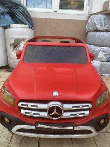polovni automobili na akumulator: Dečiji električni automobil – Mercedes pick-up, crveni - Model — 1