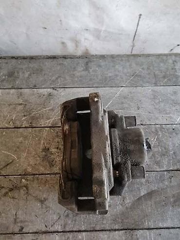 Brake System: KOCIONA KLEŠTA PREDNJA DESNA ZA AUDI A4 OD 2004. DO 2008. GOD. | — 2
