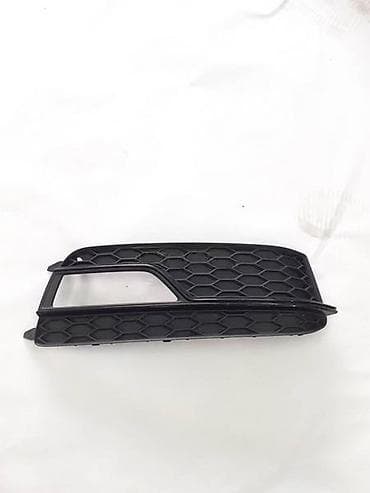 servis auto prikolica: DESNA RESETKA BRANIKA ZA AUDI A5 - 8T0807682K | Desna resetka u — 1