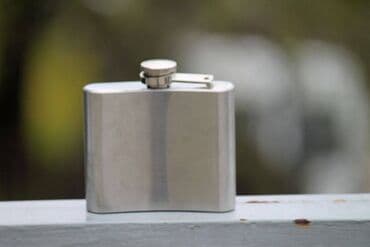 Books, Audio & Video formats: Mala ribolovačka pljoska Mala ribolovačka pljoska. Na frotalnom — 2