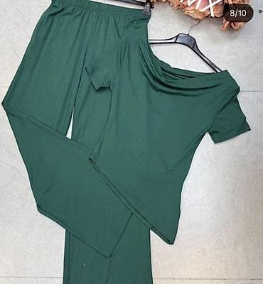drapirana haljina: Komplet majica sa golim ramenima i siroke komotne pantalone na lastis — 9