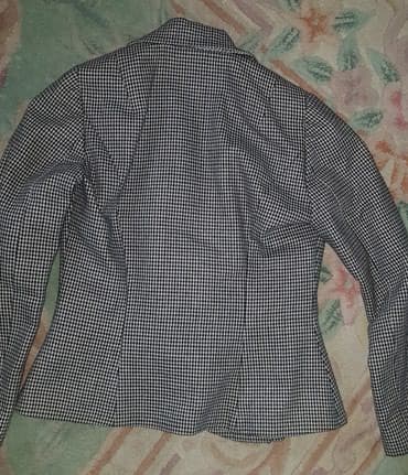 vuneni prsluci cena: Vuneni pepito kratak blejzer. Kvalitetan. Strukiran. lepo stoji — 6