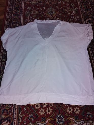 Tunika M/L nova jednom nošena na lalafo.rs Tunika M/L nova jednom nošena