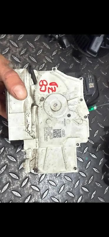 prekidac za sekvent plin: AUDI A6 C8 2020 DELOVI BRAVA VRATA 4K0839016P | Audi delovi altina — 2