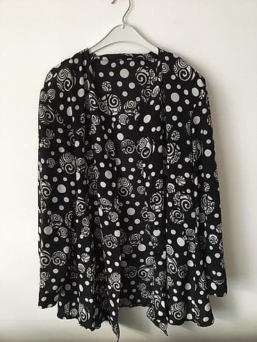 Zakopcava se na dugmice,lepo pada