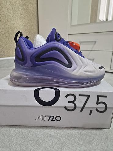 Trainers: Patike Air 720 – broj 37,5 - Sportske patike sa prepoznatljivim “Air — 1