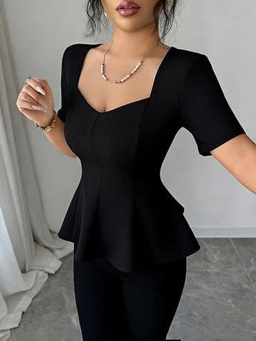 plasticne sandale za plazu: Elegantna ženska bluza sa peplum krojem - Model: strukirana bluza sa — 2