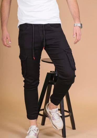 muške pidžame c a: JEANS FARMARICE TOP KVALITET Cena 3200 dinara Brojevi 40 Dzeparke — 5