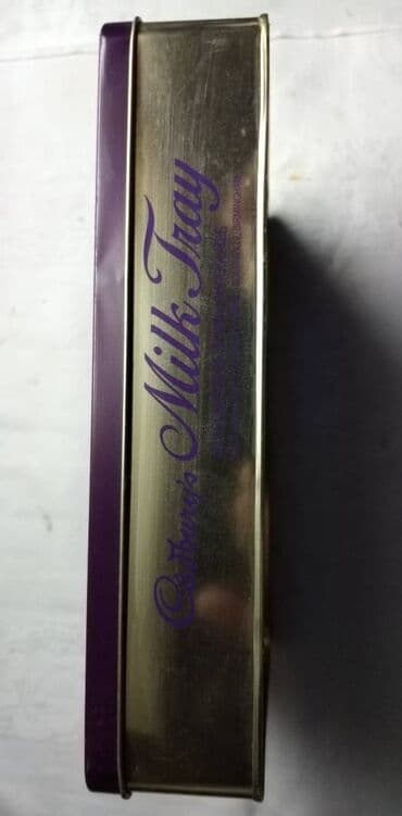 trotineti za devojčice: Limena kutija Milk tray duzina 23,sirina 17,vis.5 cm.,ocuvana — 2