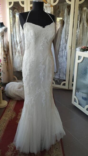 Wedding Clothes: Venčanica sirena kroja, boje slonovače, top ali ima traku oko vrata — 2