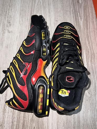 tomy hilfiger sandale: NIKE TN Air Max Plus Black Gold Red br.41 cm 26 NOVO
DM — 8