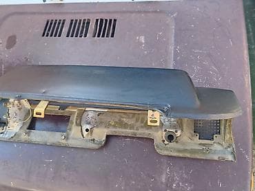 Kancelarijski nameštaj: Instrument tabla Lada 2107 Riva, Lada 2104 Karavan br.2. Polovno — 5