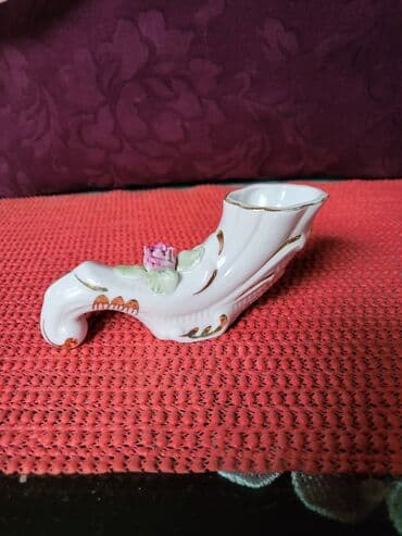 solje zajecar: Figura nova tkz opanak,Zajecar porcelan 70te. Figura,vazica nova — 1