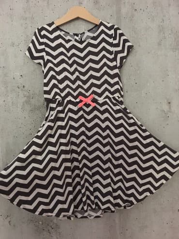 svecane haljine šabac: H&M, Midi, Short sleeve, 122-128 — 1