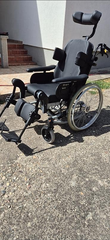 Na prodaju invalidska kolica "Rea Clemantis" -Invacare. Jedan od — 1