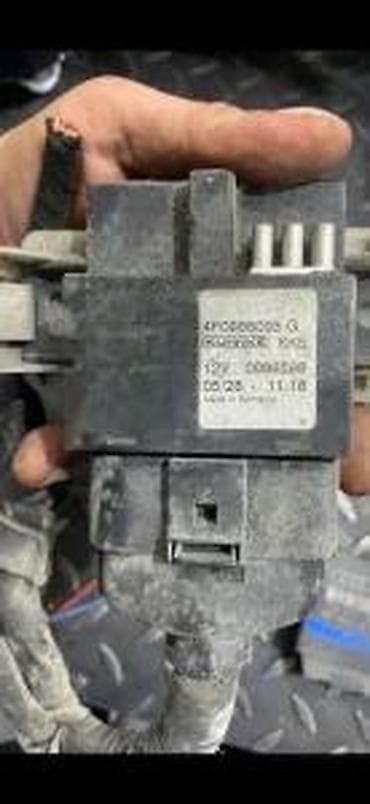 skretnica za bas: AUDI A6 C6 RELEJ PUMPE GORIVA 4F0906093G | Audi vagen delovi — 1