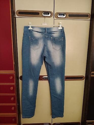 ccc sandale lasocki: Ženske farmerke – plavi denim sa izbledelim efektom - Model — 2