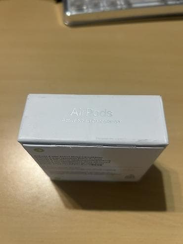 polovni mac racunari: Bežične slušalice sa kutijom za punjenje – AirPods 4 (ANC) - Model — 6