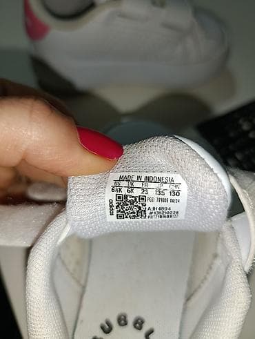 rucno pleteni dzemperi za devojcice: Dečje patike adidas – bele sa roze detaljem - Model: adidas — 5