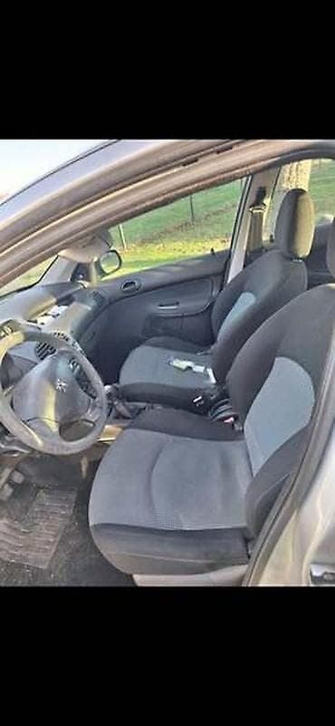 pezo 206 do 1500 eura: FAROVI ZA PEUGEOT 206 OD 2000. DO 2009. GOD — 4