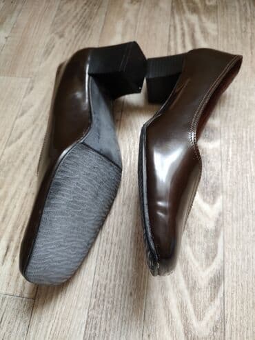 Pumps, 38