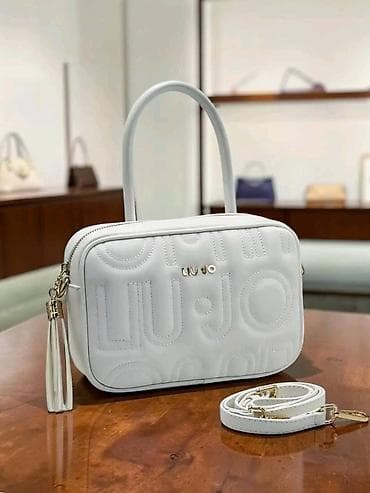 liu jo crna torba: Liu Jo crossbody torba – model sa reljefnim monogramom - Kompaktna — 6