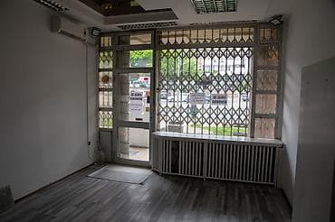 kuce nova pazova: Lokal ima izlog prema ulici, nalazi se preko puta benzinske pumpe na — 4