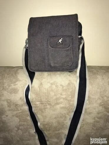 Neseseri: Original KANGOL torbica Dimenzije 20x25 debljjina 5cm. Unutra jedan — 1