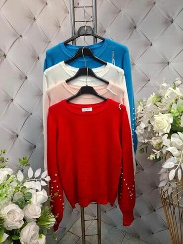 Donji delovi trenerke: I. 12. Dzemperi 2599 — 4