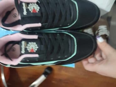 balanciaga patike: Reebok, 37, color - Black — 2