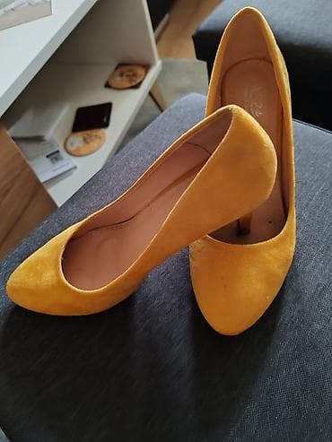 Ženske salonke – Small Swan - Model: klasične salonke sa špicastim