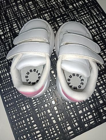 rucno pleteni dzemperi za devojcice: Dečje patike adidas – bele sa roze detaljem - Model: adidas — 3
