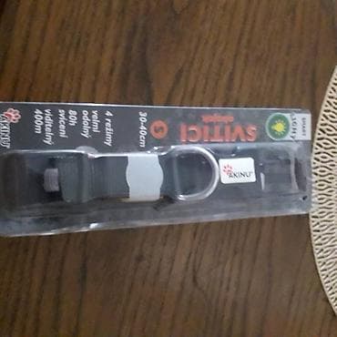 Svetleća ogrlica za pse "AKINU" veličine S (30-40cm) u crnoj boji