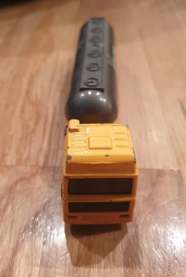bubamara igracka: ﻿MAJORETTE cisterna kamion igracka automobilcic. Pise tractor — 5