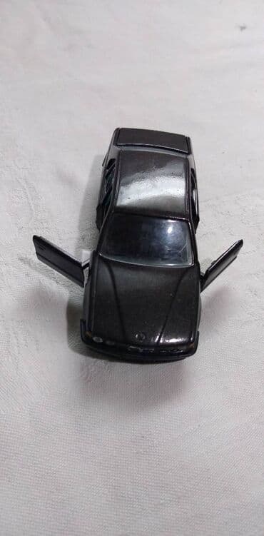 znacke otkup beograd: Gama BMW 735 i W.Gemany,fali z.zmigavac,3 tocka napukla — 3