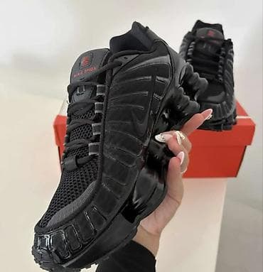 NIKE SHOX 
36 do 46
10 000