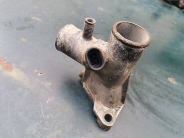 poklopac glave motora: Racva vode glave Lada 2121,21213,21214i Niva. Polovno, ocuano. Skinuto — 10