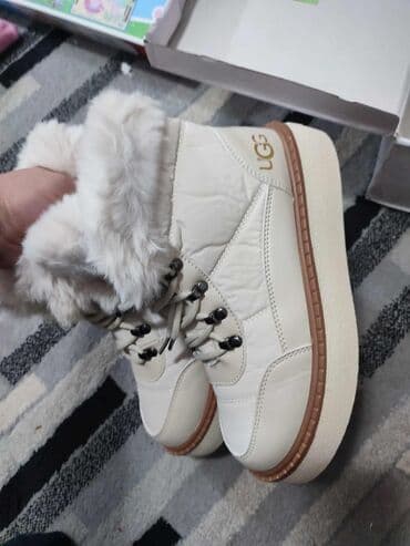 Personal Items: High boots — 6