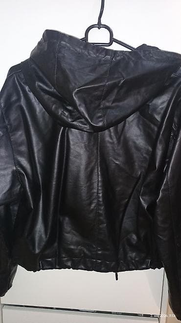 crne jakne: Pull&Bear crna jakna sa kapuljačom - Model: kratka, urbanog kroja — 5
