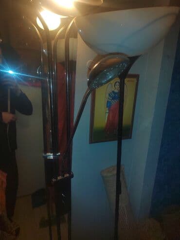 neprodate sofe u pola cene: Podne lampe – set - Dve visoke podne lampe sa teškim okruglim — 2