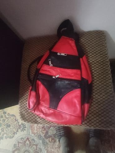 ranac sa imenom: Crveno-crna zenska torba/ruksak/ranac sa jednom naramenicom (sling) KO — 1