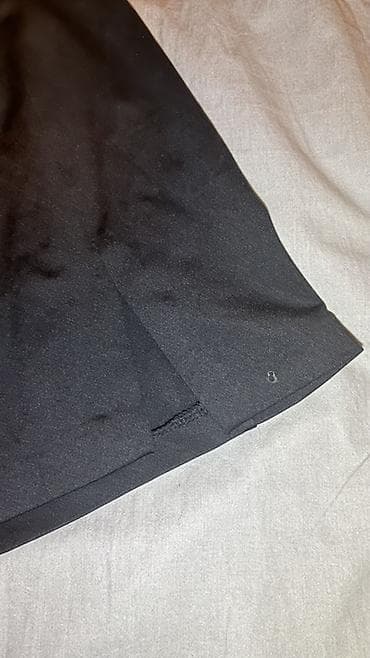 suknja pun krug: H&M Divided mini suknja – crna - Model: mini suknja ravnog kroja — 3