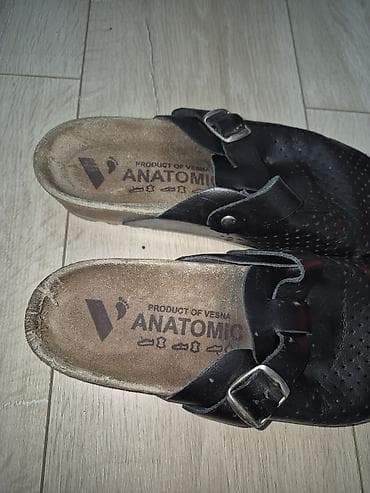 papuče za plažu: Dva para ženske letnje obuće – broj 39. 1) Crne anatomske — 2