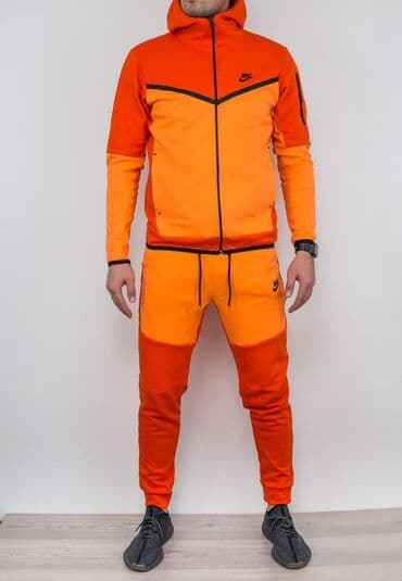 exit trenerke: TOP PONUDA Veličina S M L XL XXL Cena 5300 dinara Moguca zamena — 19