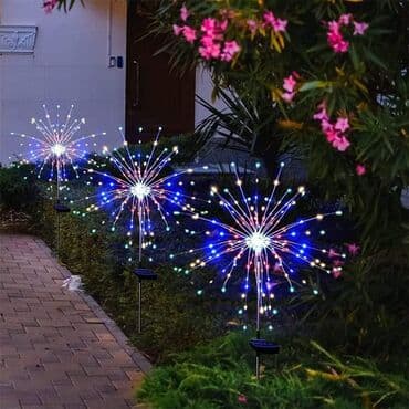 bozicna rasveta: Cena 3100din Elegantno solarno LED svetlo koje privlači paznju Sadrži — 1