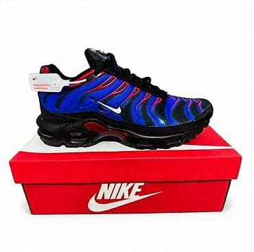 maxi haljina: Nike Air Max Plus (TN) patike – crno/plavo-crveni colorway - Silueta — 1