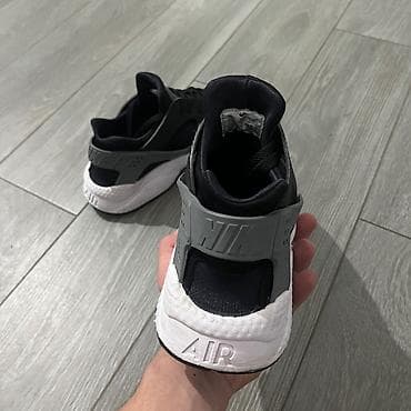 jordanke 1: Nike Air Huarache   Stanje: Kao nove samo prošetane  Velicina: 44- — 3