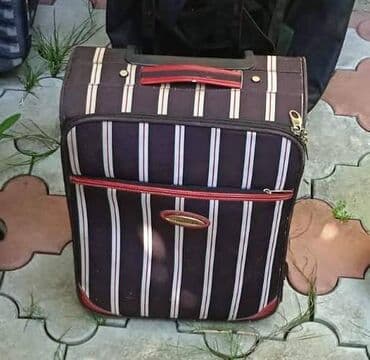 bluze c: Medium suitcase — 3